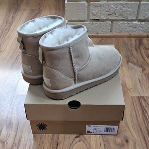 UGG Kid's Classic Mini II - Brand New With Tags